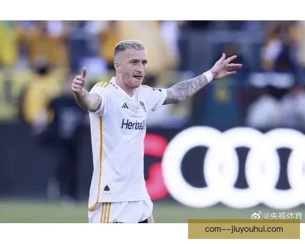 罗伊斯美职联首秀精彩表现传射建功助球队取胜